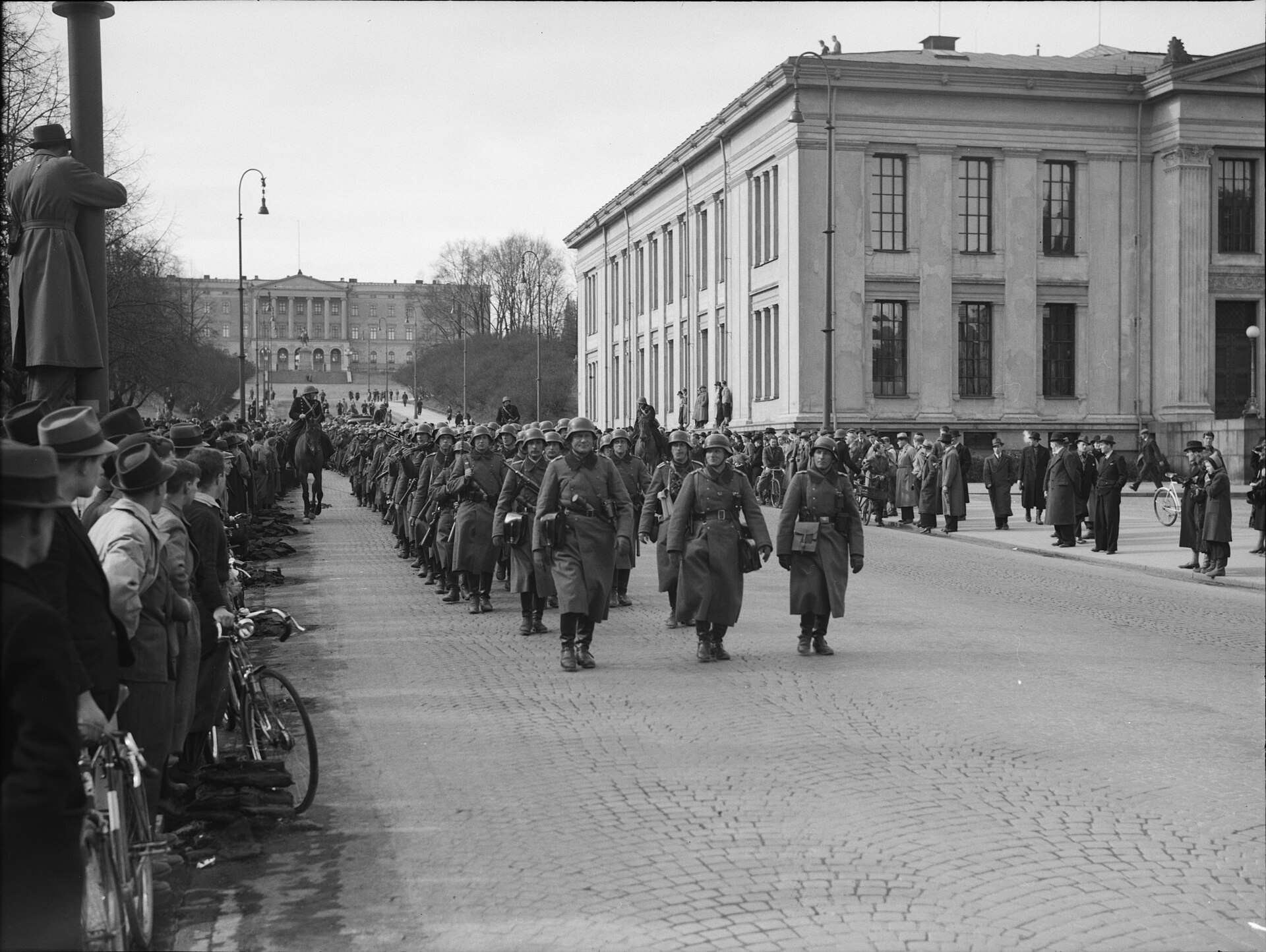 German soldiers in Oslo, 9 April 1940 — the first day of the occupation.